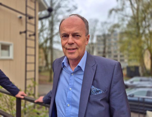 Jukka Sjösten, till vänster, tar över som Stiftelsen Eschnerska Frilasarettets vd i maj 2025.